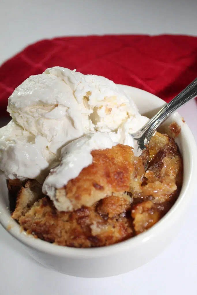 Peach Cobbler Ala Mode