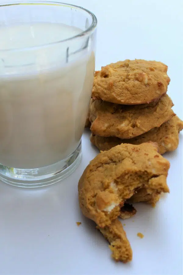 Pumpkin White Chocolate Chip Cookies