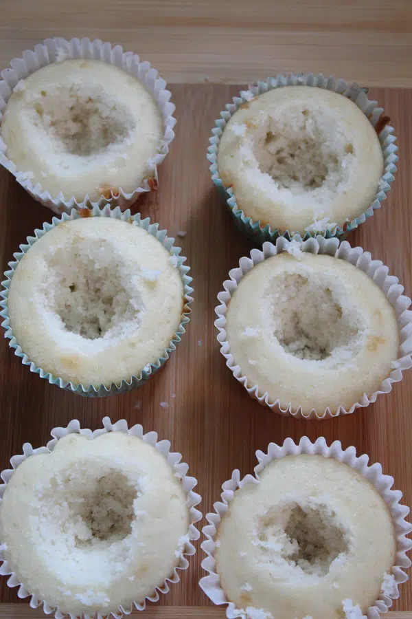 Cupcakes with hollow center