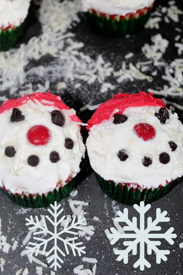 2 Snowman Cupcakes