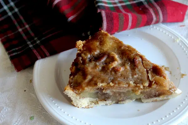 French Apple Pie With Cinnamon Roll Crust