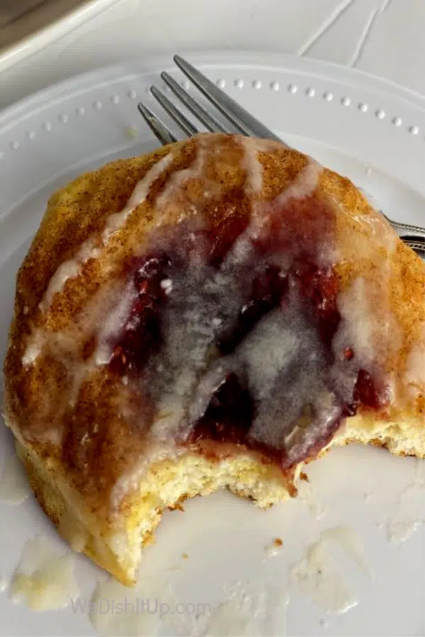 Raspberry Danish with fork 