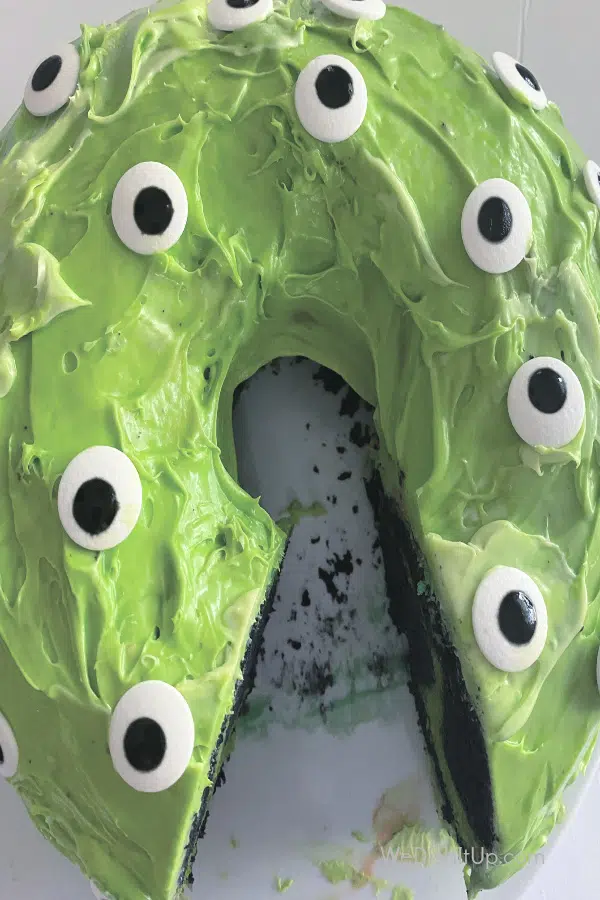 Sinister Sea Monster Halloween Cupcakes - The Spirited Puddle Jumper