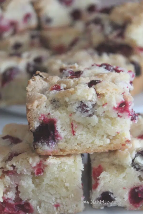 The Best Cranberry Christmas Cake 