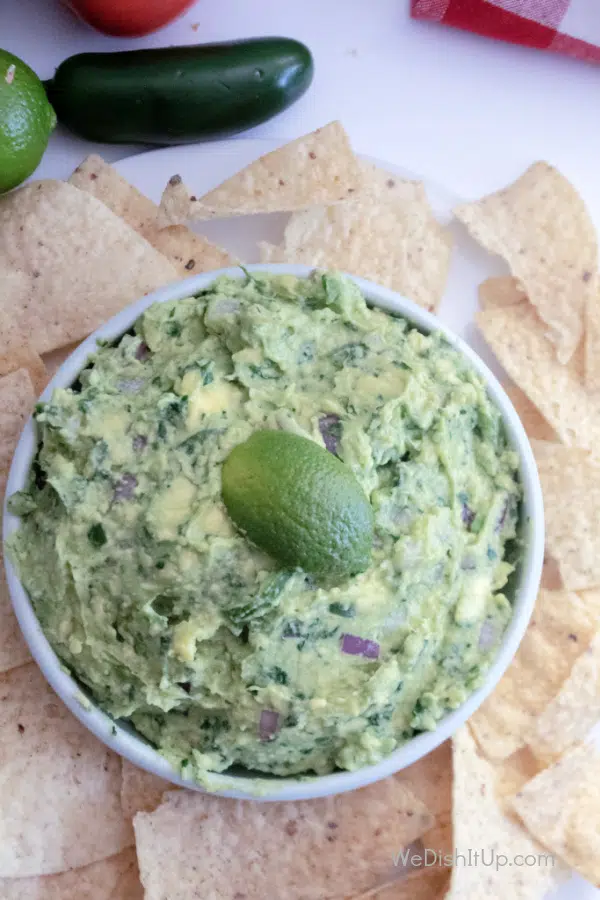 The Best Copy Cat Chipotle Guacamole