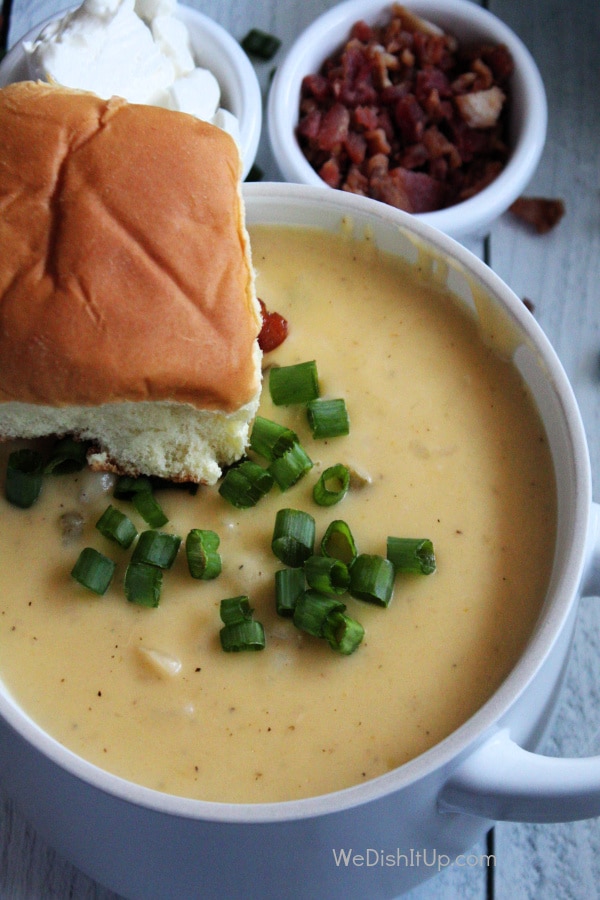 The best cheesy potato soup
