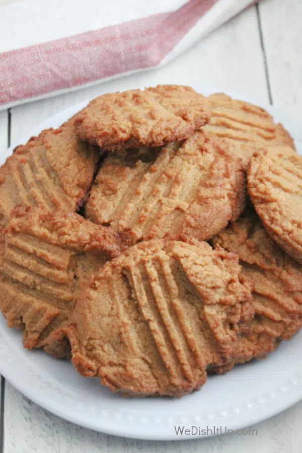 Easy Low Carb Peanut Butter Cookies