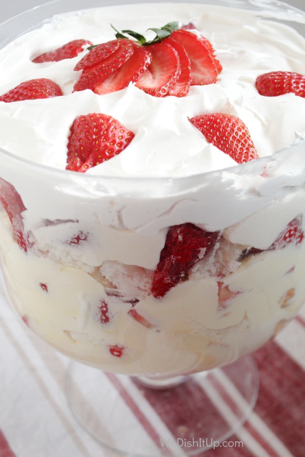 Easy Strawberry Trifle With Angel Food Cake Easy Strawberry Trifle With