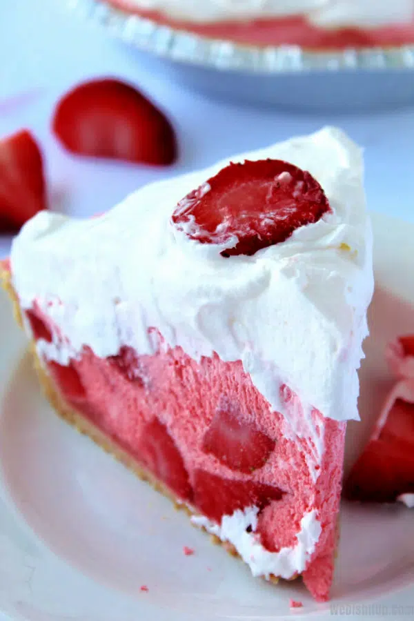 Mile High Strawberry Pie 