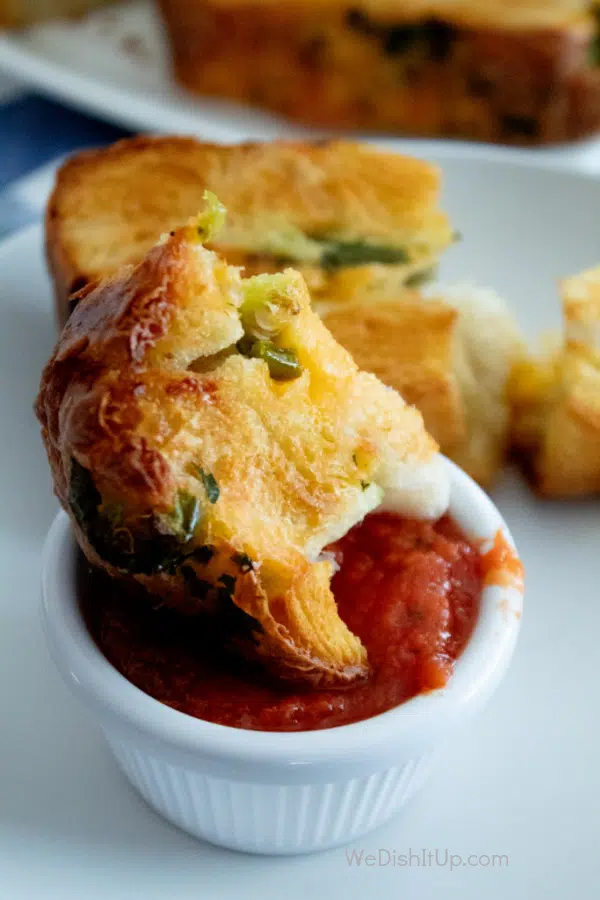 So Easy Cheesy Jalapeno pull apart bread