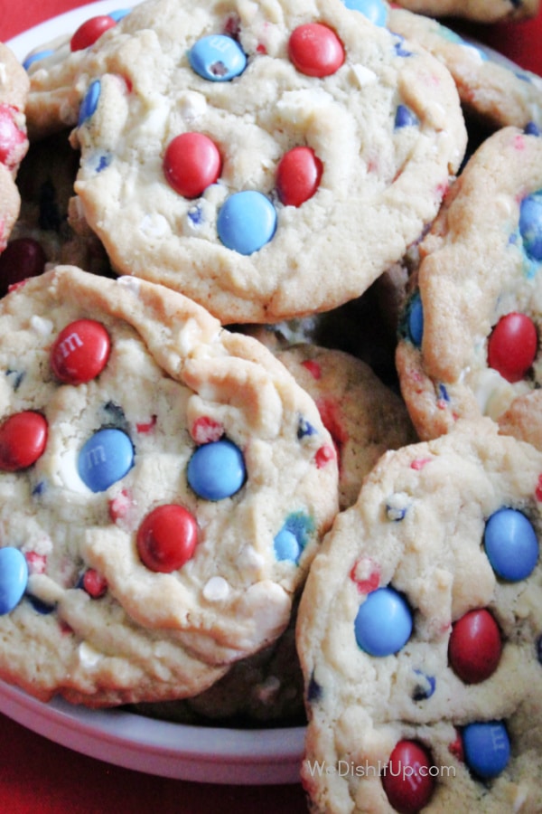 Easy 4th of July Patriotic USA M&M Chocolate Chip Cookies