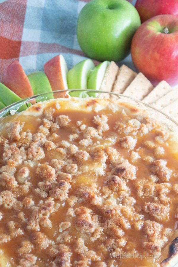 Easy Caramel Apple Cheesecake Dip