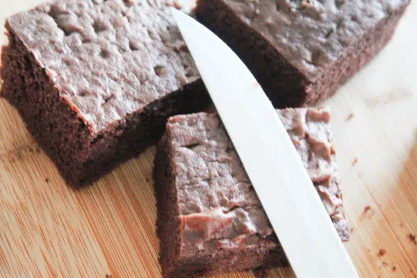 Chocolate cake and Knife