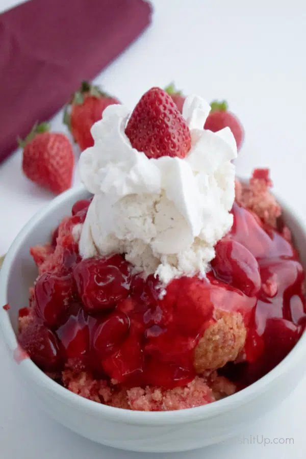 Strawberry Dump Cake 