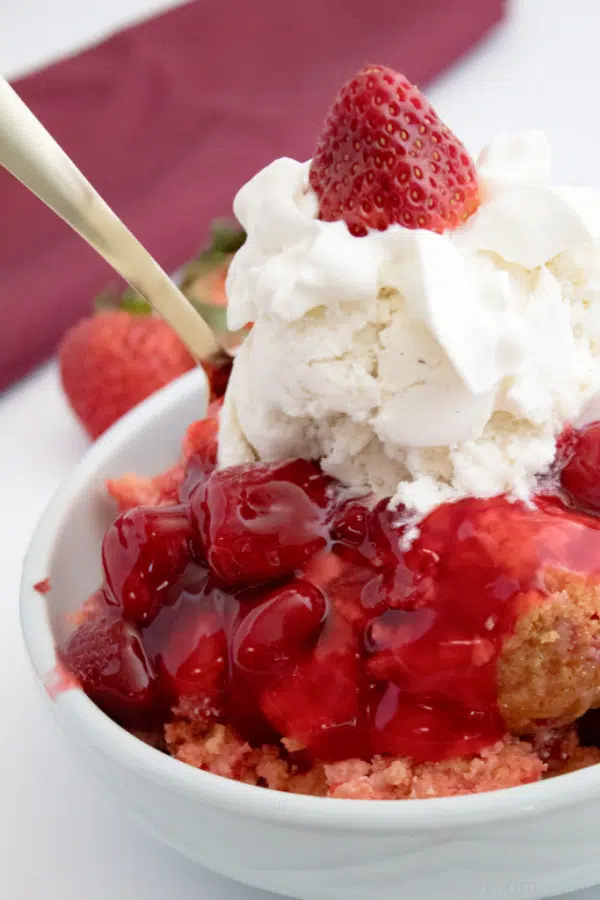 Strawberry Cream Cheese Dump Cake