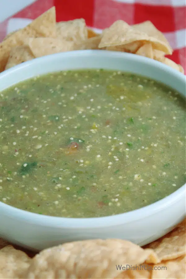 Copy Cat Chipolte Tomatillo Green -Chili Salsa