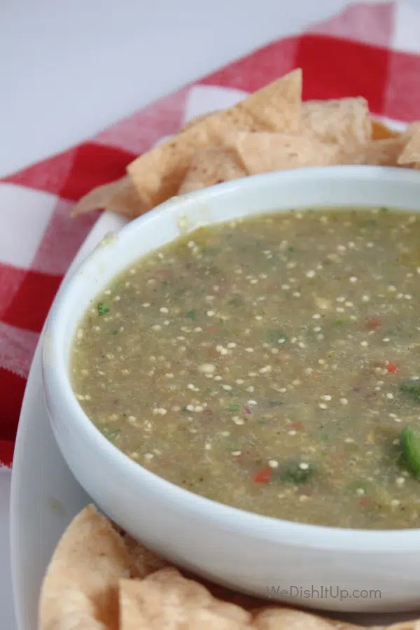 Copy Cat Tomatillo Green-Chili Salsa